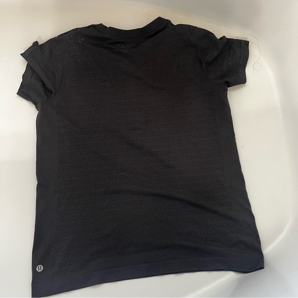 Lululemon Breeze By Short Sleeve *Squad
Black / Black size 8 - Picture 3 of 4